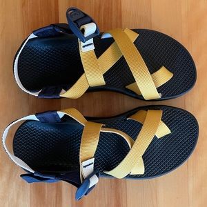 Chacos yellow and blue wide strap sandals